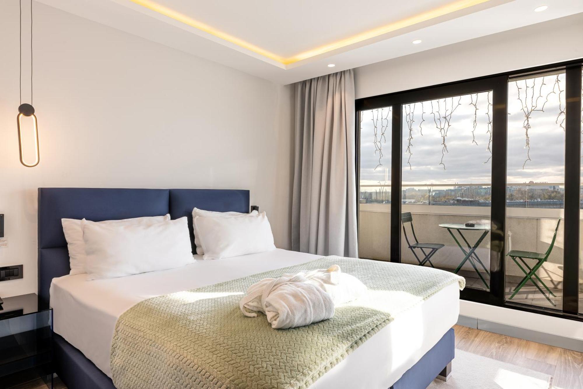 Calisi Hotel Белград Экстерьер фото